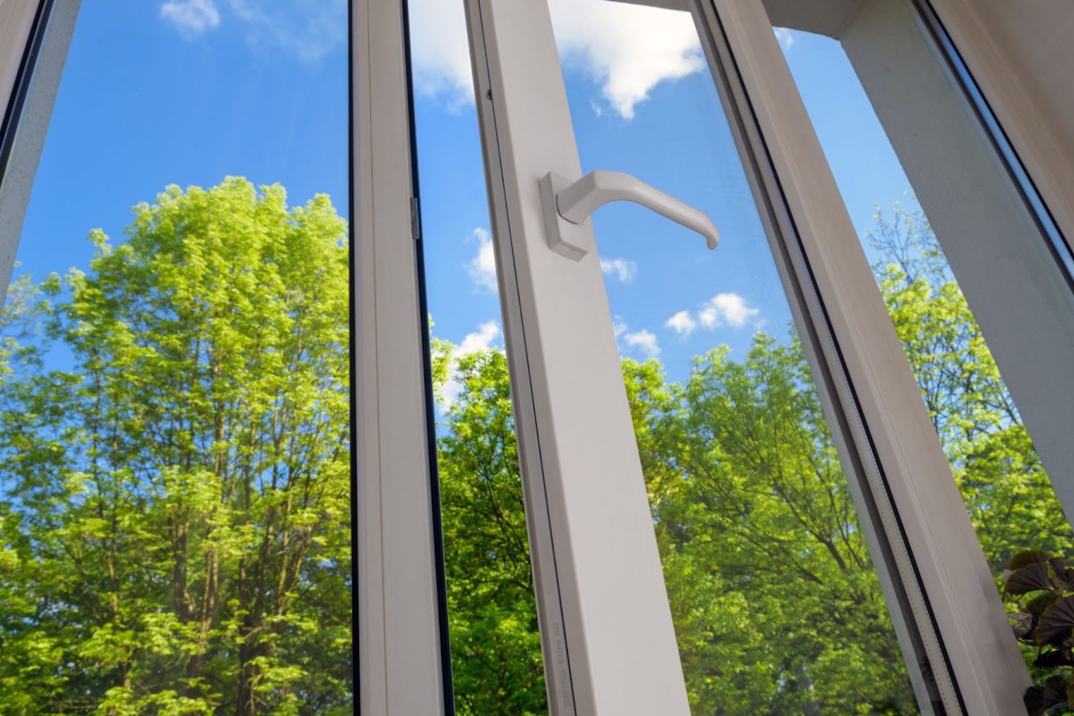 Laminated Glass vs. Tempered Glass: What’s the Difference?